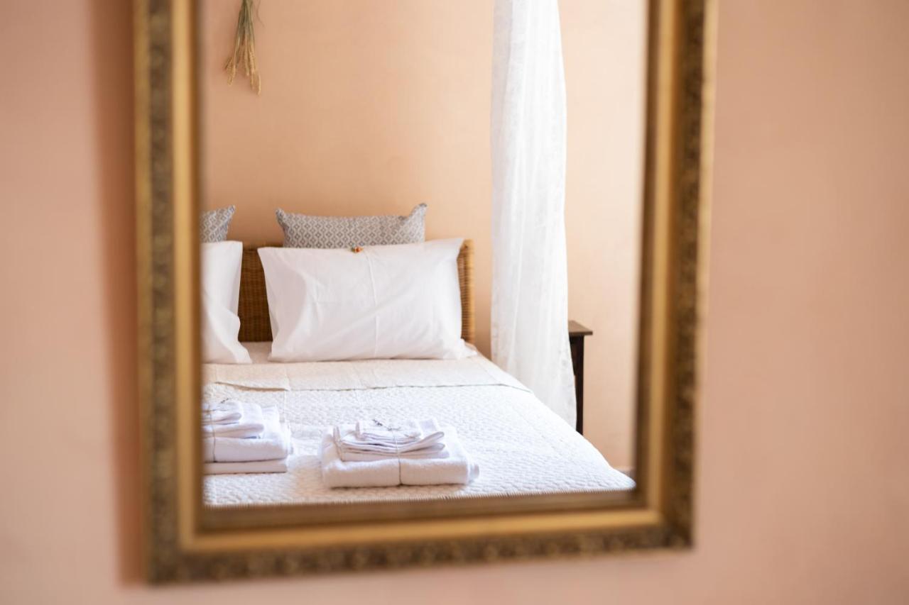 Apartamento Mediterranean House - 12 Min From Acropolis! Atenas Exterior foto