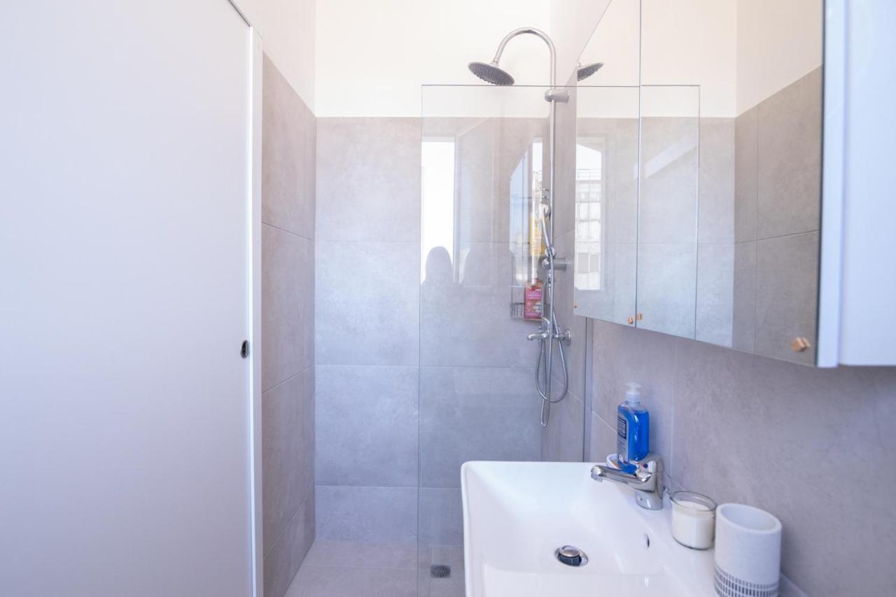 Apartamento Mediterranean House - 12 Min From Acropolis! Atenas Exterior foto